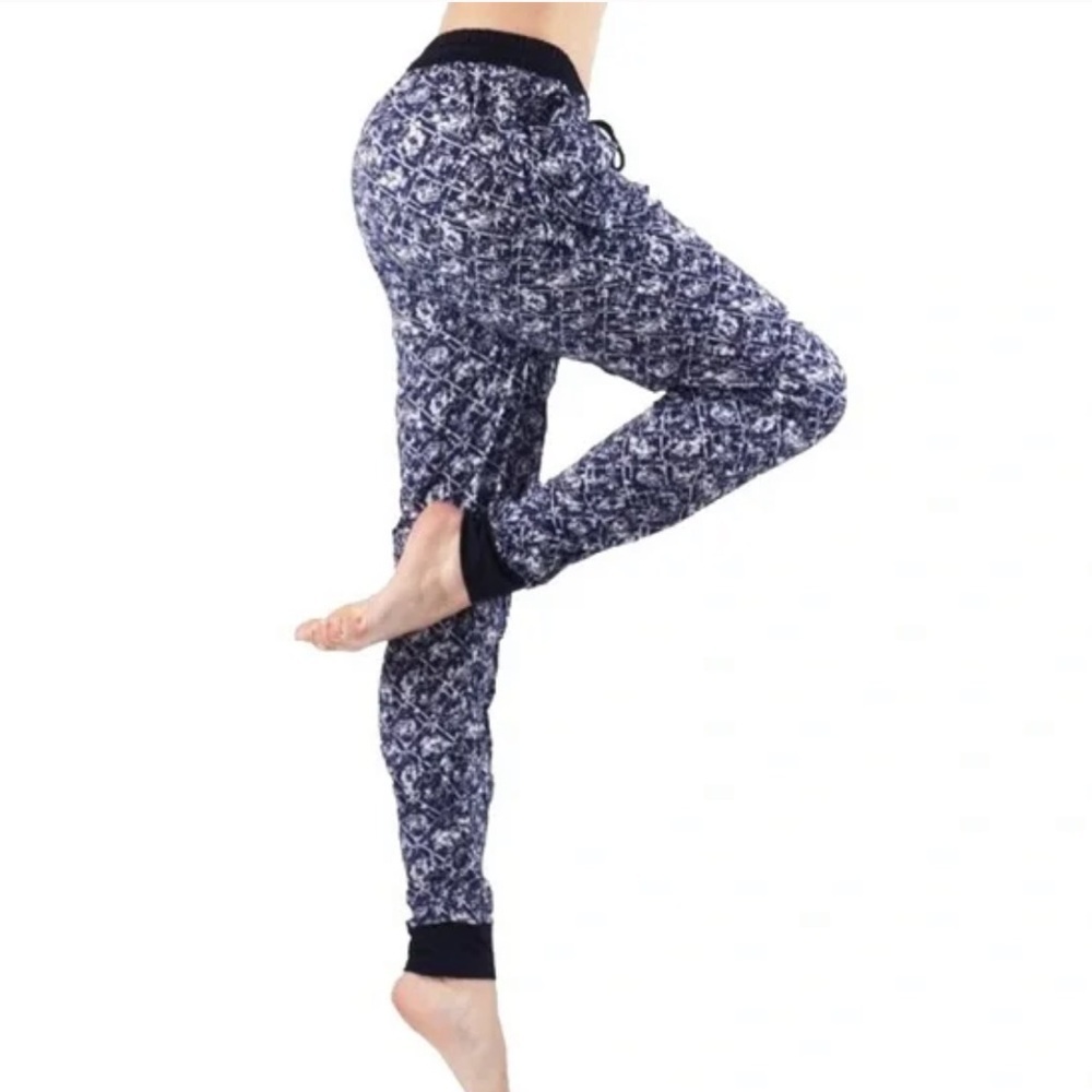 Shoshone Dark Blue & White Abstract Print Lightweight Rayon Pants